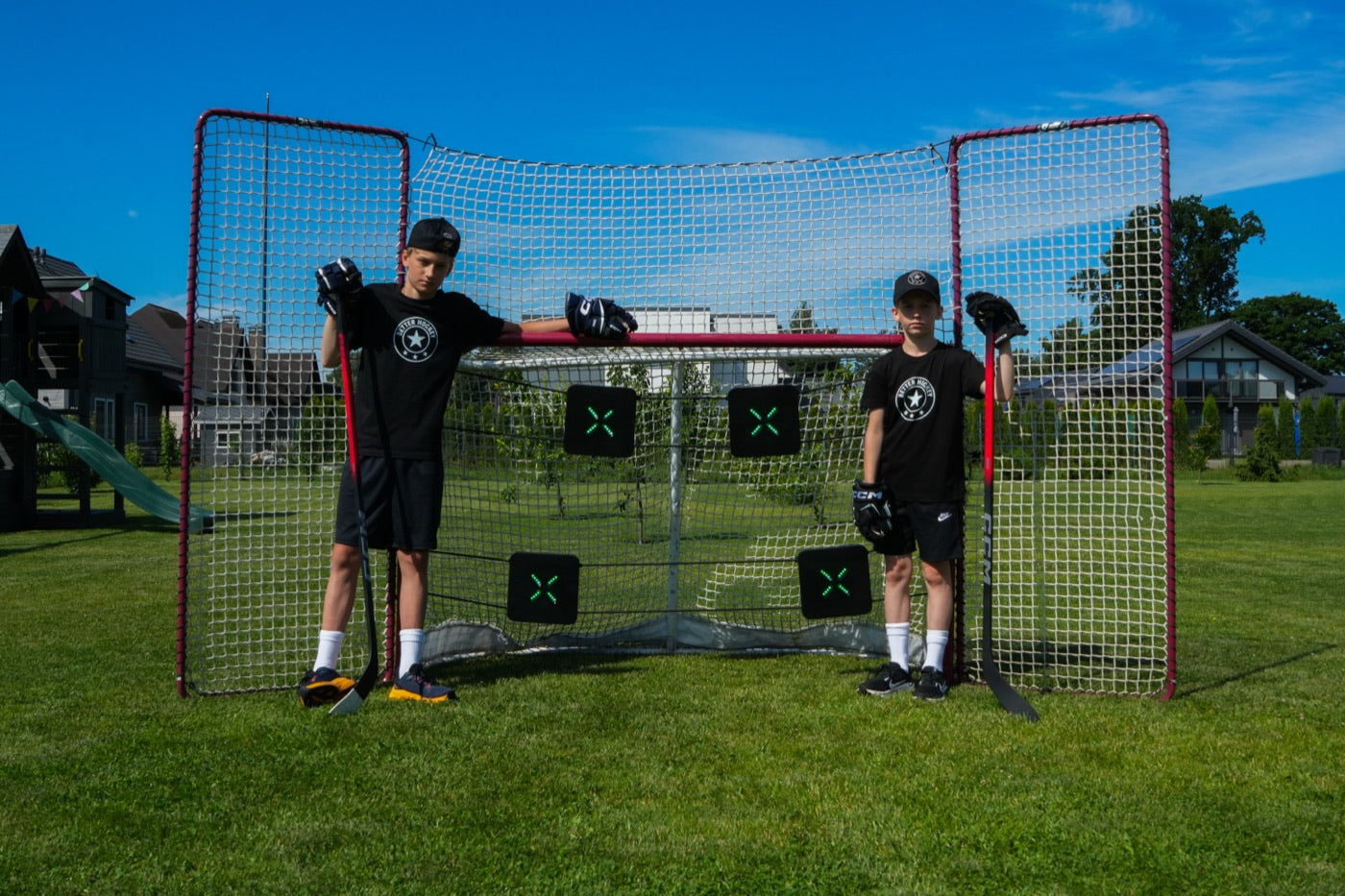XDT targets on a hockey goal during training, photo 1